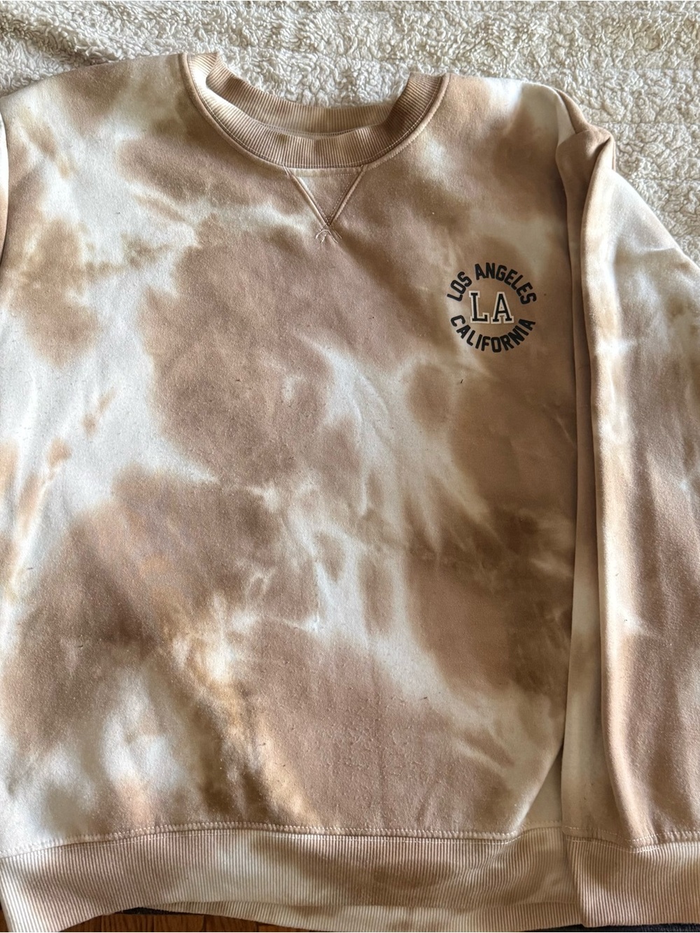 Tie-Dye Scoop Neck Sweatshirt in Beige - Los Angeles Graphic